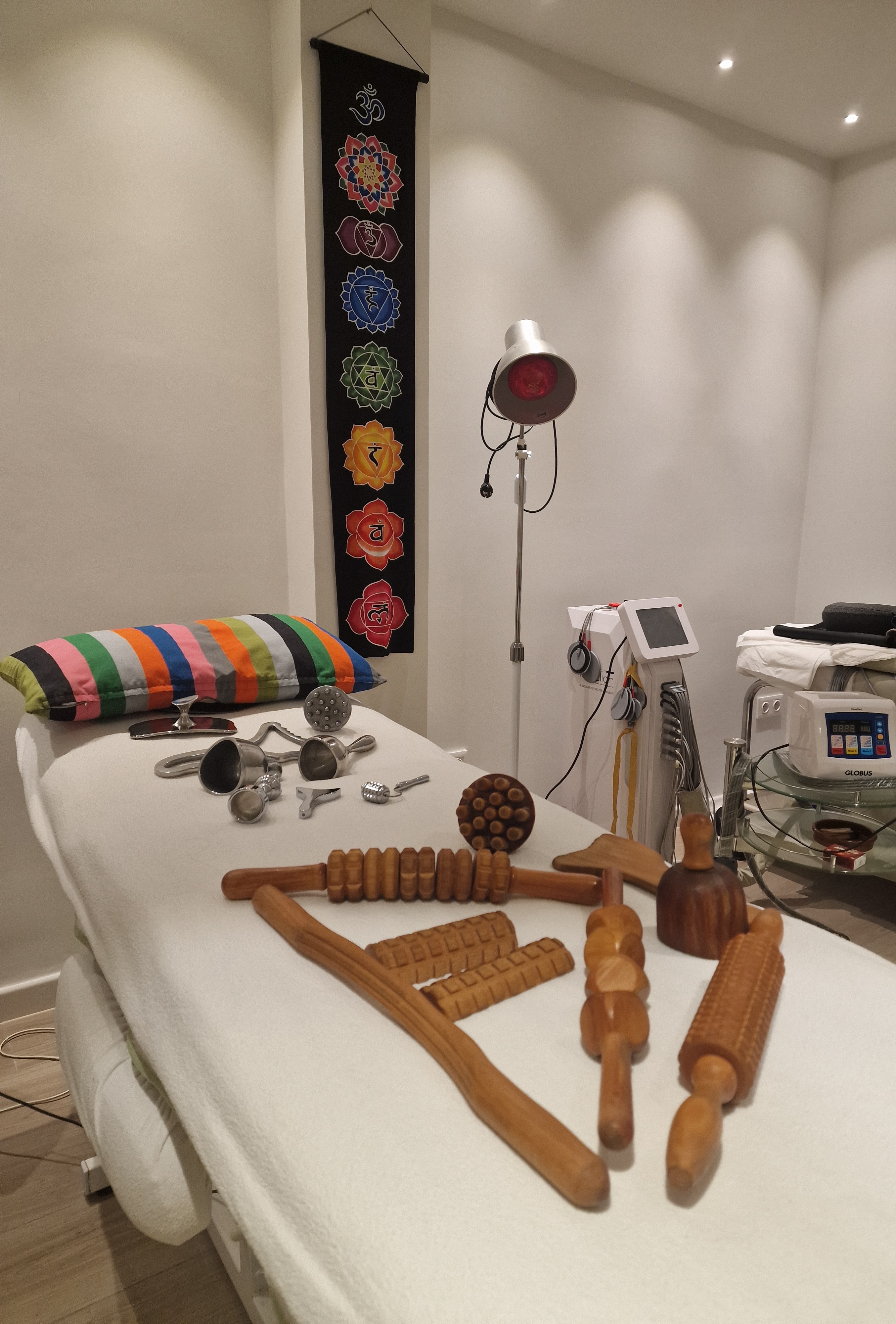 quiromasaje nuria masajes en Elx instrumentos para masajes